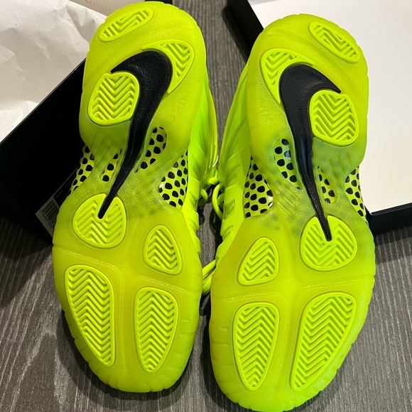 Nike Little Posite Pro "Black/Volt"  GS - Picture 4 of 6